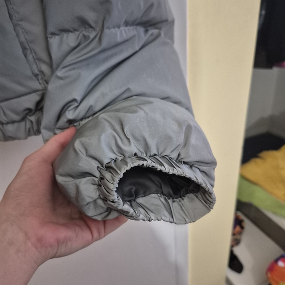 Reflective Puffer Jacket - Picture 5 of 6
